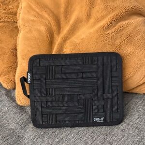 COCOON CPG7BK 9.25"H x7.25"W Grid-It Organizer Black Elastic